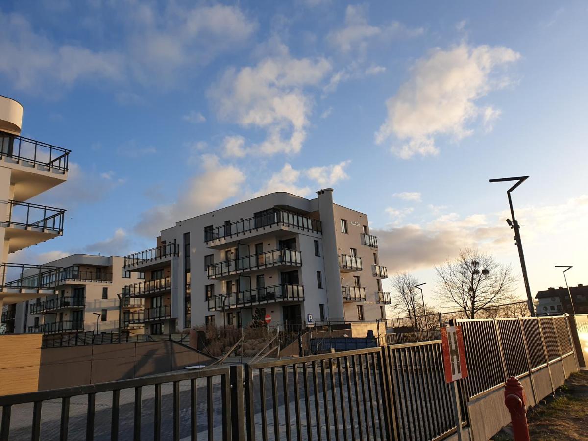 Apartament tuz przy plazy z widokiem na morze, balkonem i hamakami Puck Zewnętrze zdjęcie