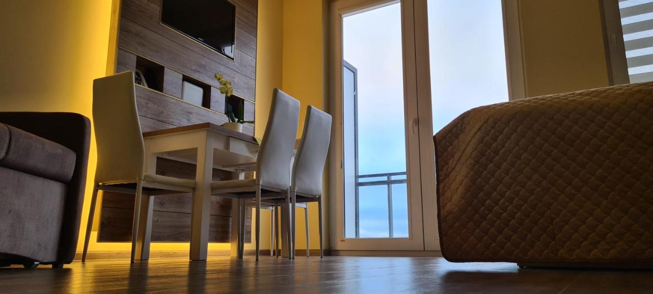 Apartament tuz przy plazy z widokiem na morze, balkonem i hamakami Puck Zewnętrze zdjęcie