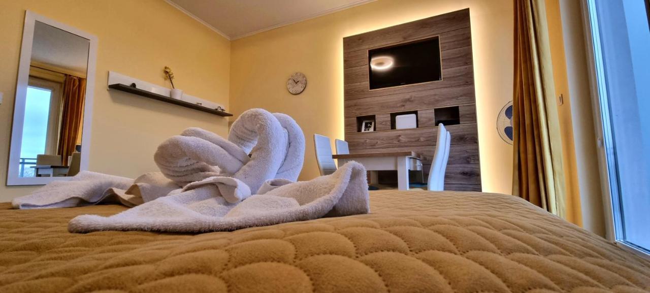Apartament tuz przy plazy z widokiem na morze, balkonem i hamakami Puck Zewnętrze zdjęcie